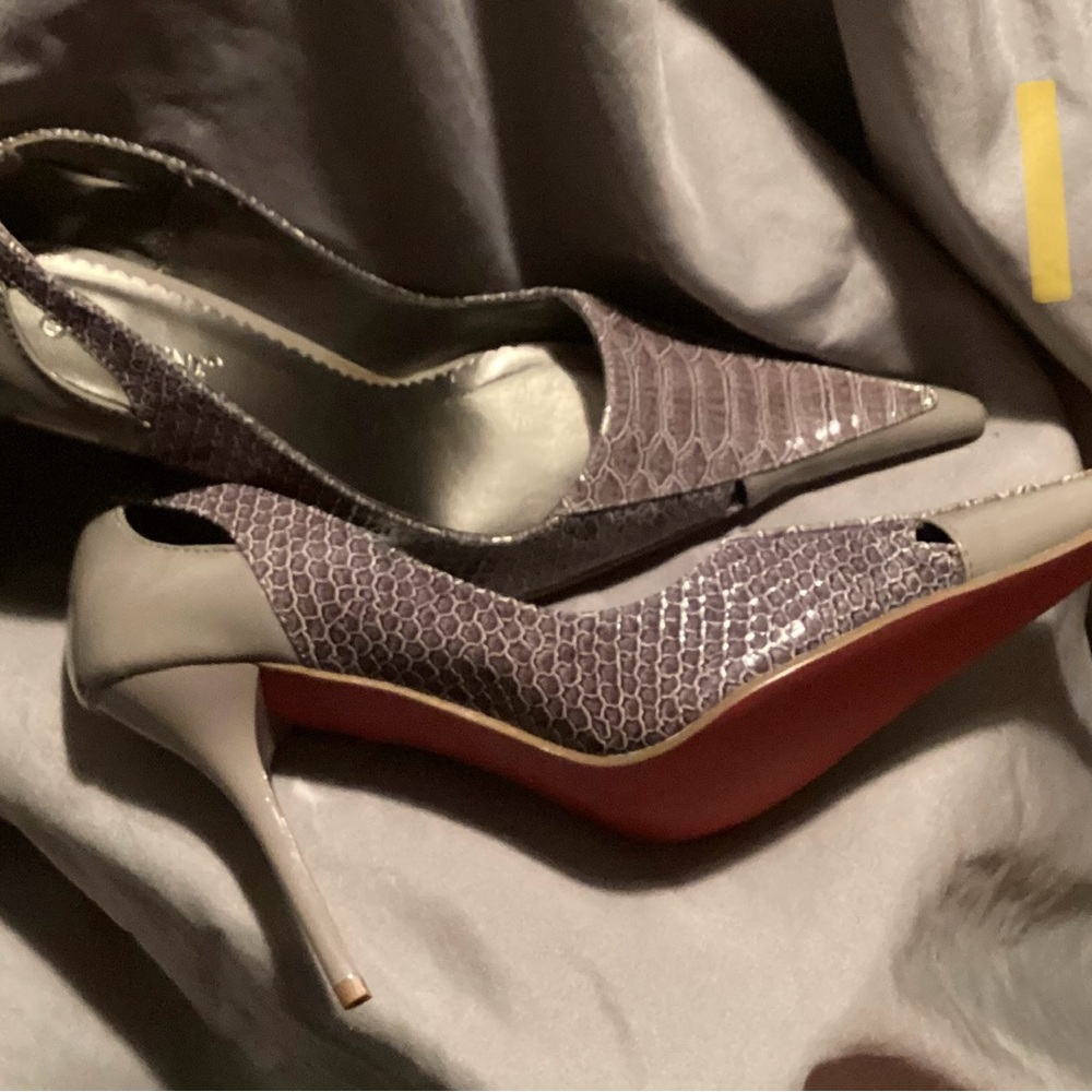 Grey slingback snakeskin print pumps